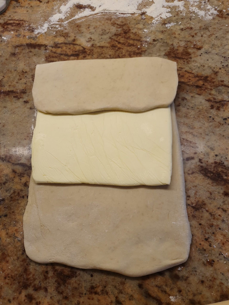 Plunderstücke gefüllt mit Honig-Mandel-Karamell - Concept Kitchen Plunderstücke gefüllt mit Honig-Mandel-Karamell - Concept Kitchen