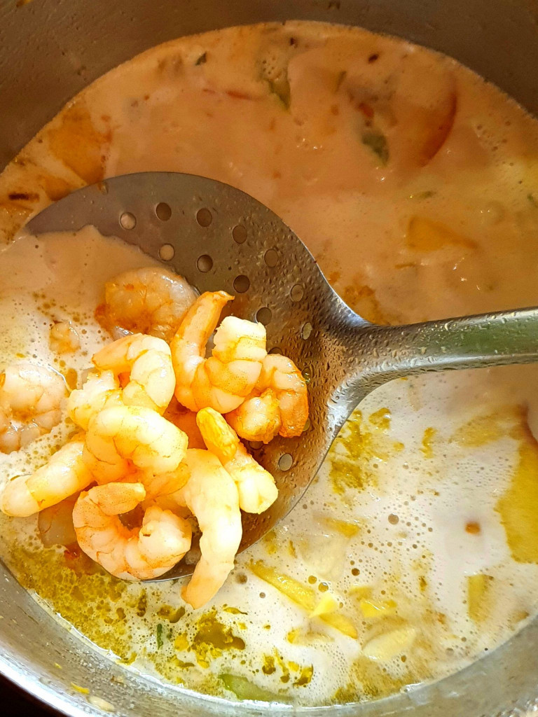 Garnelensuppe mit Kokosmilch - Concept Kitchen Garnelensuppe mit Kokosmilch - Concept Kitchen